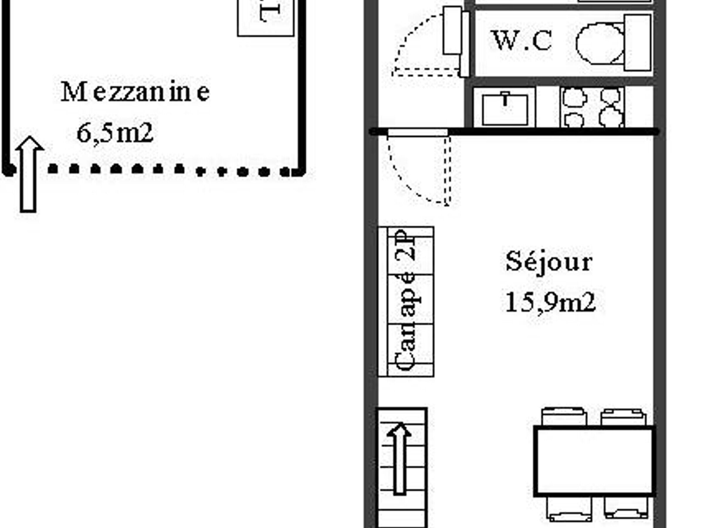 Ein Hotelgrundriss mit einem Zwischengeschoss von 6,5 m² und einem Wohnbereich von 15,9 m².