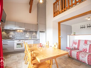 Interior - Comfortable 3-Room Apartment, 6 Pers., Balcony, Parking, Wi-Fi (Aussois)