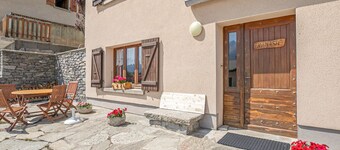 Quiet apartment with terrace, near slopes, pets allowed