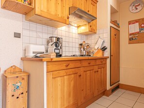 Fridge, microwave, dishwasher