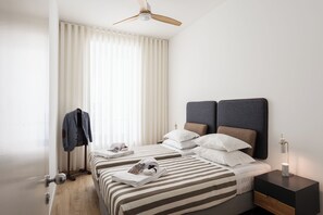 2 bedrooms, in-room safe, desk, iron/ironing board