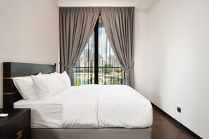 ファミリー アパートメント 3 ベッドルーム バルコニー シティビュー | 遮光カーテン、防音設備、アイロン / アイロン台、WiFi (無料)