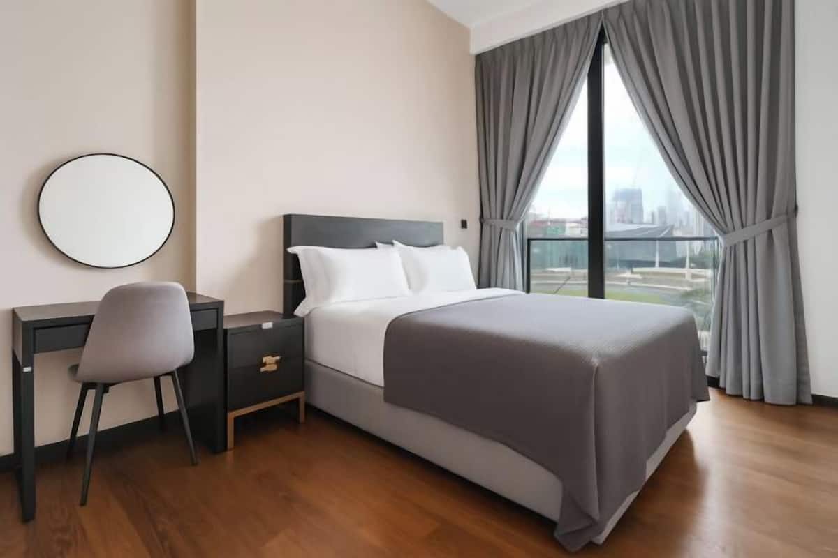 Blackout curtains, soundproofing, iron/ironing board, free WiFi