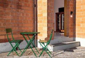 Apartment, 1 Bedroom, Courtyard View, Ground Floor | Free WiFi, bed sheets