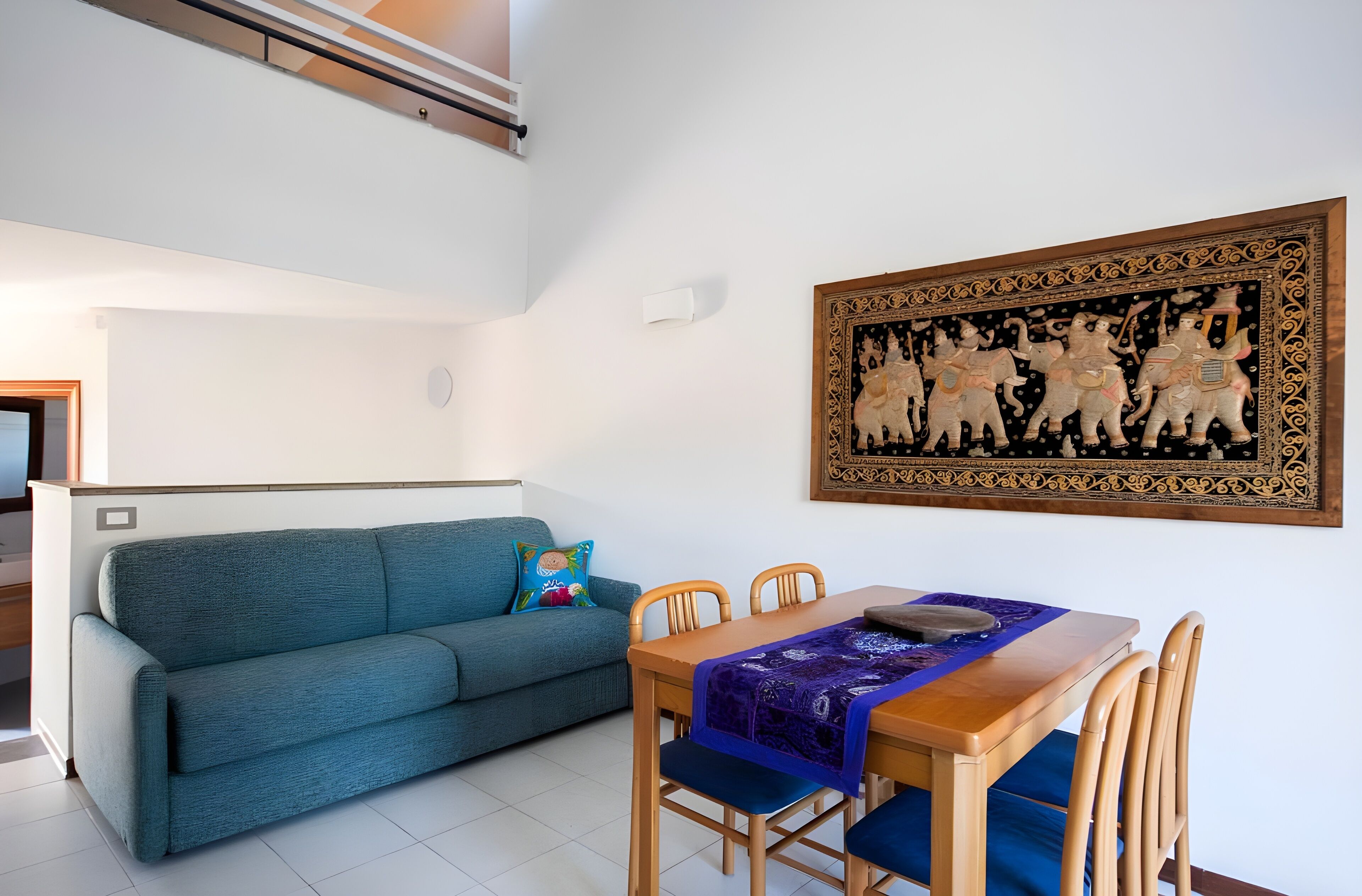 Apartemen, 1 kamar tidur, balkon | Area keluarga | Televisi LCD 24-inci dengan saluran TV digital