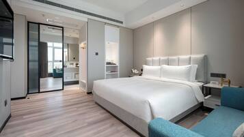 Business King Room | Down duvets, desk, laptop workspace, blackout curtains