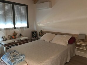 2 chambres, fer et planche Ă repasser, Wi-Fi, draps fournis