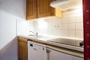 Kühlschrank, Mikrowelle, Geschirrspüler