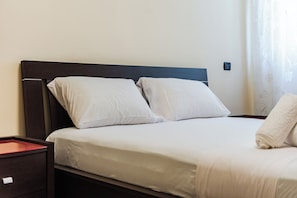 Iron/ironing board, travel cot, free WiFi, bed sheets