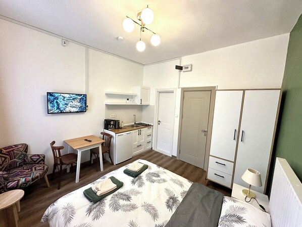 1 bedroom, iron/ironing board, WiFi, bed sheets