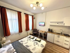 1 chambre, fer et planche à repasser, Wi-Fi, draps fournis