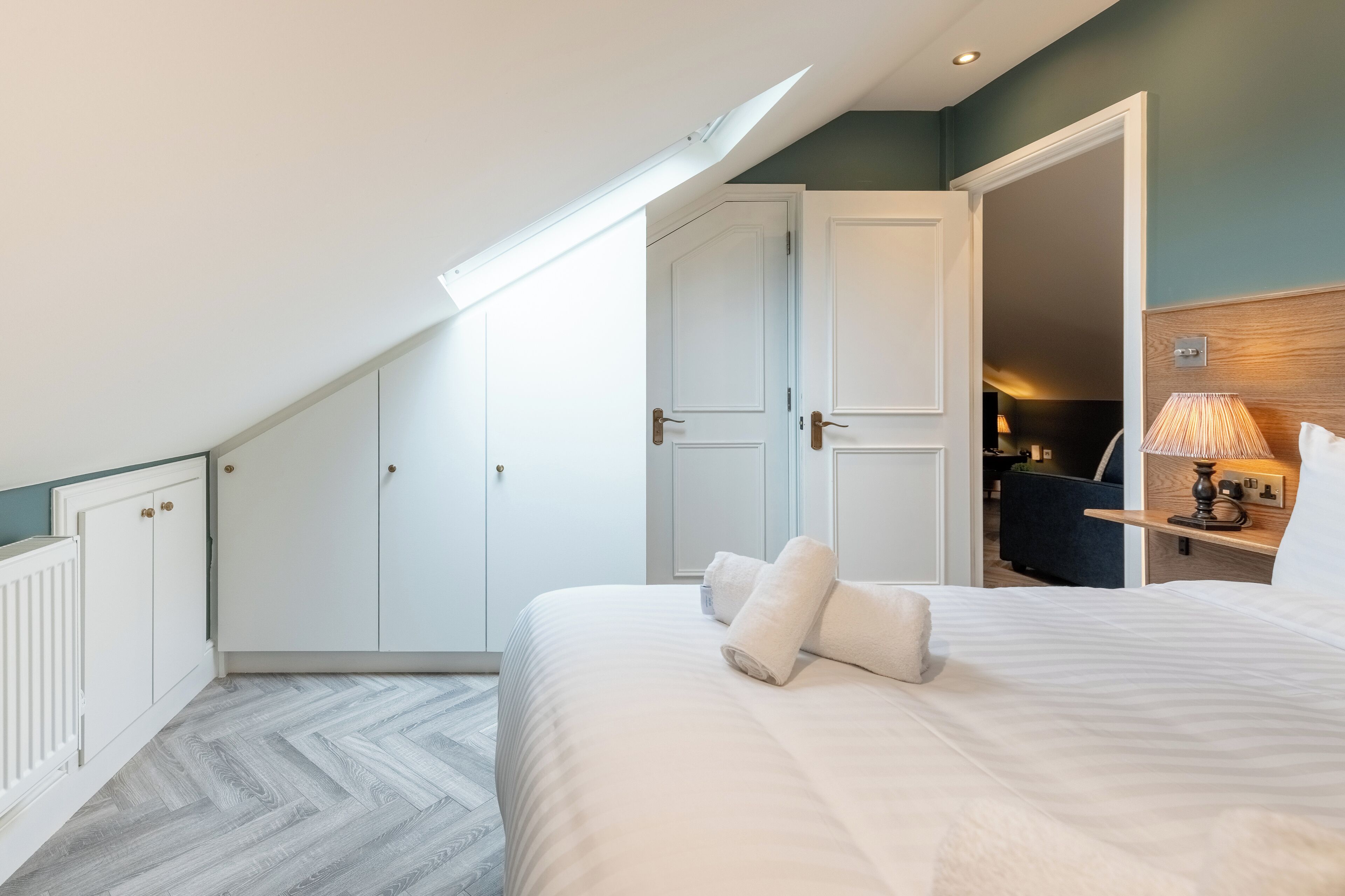 Apartment 5 | Iron/ironing board, free WiFi