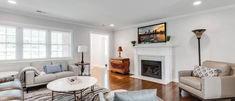 Smart TV, fireplace, offices
