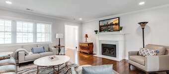 Gracious Lee at Willow Lawn | 3BR Prime Location