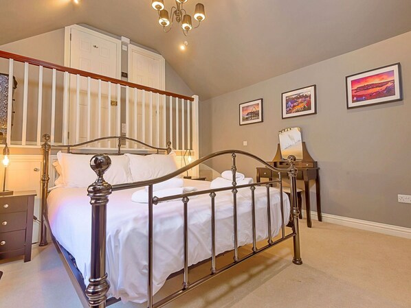 5 bedrooms, free WiFi, bed sheets