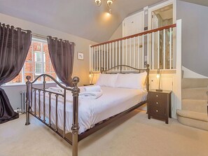 5 soverom, wi-fi (inkludert) og sengetøy