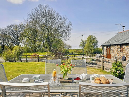 Stunning  villa for 6 guests with WIFI and pets allowed