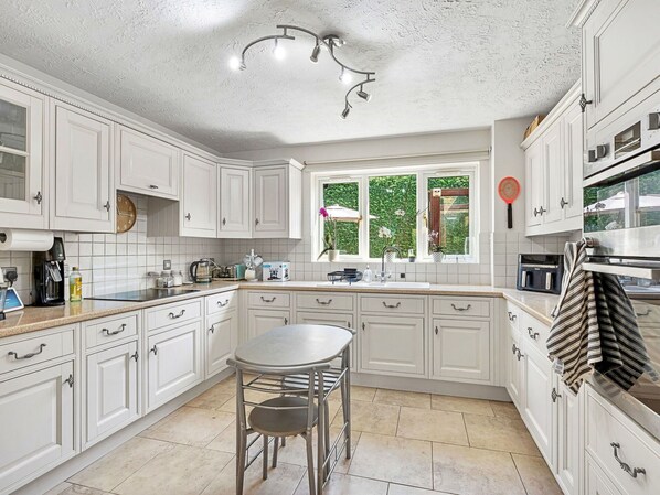 Microwave, oven, dishwasher