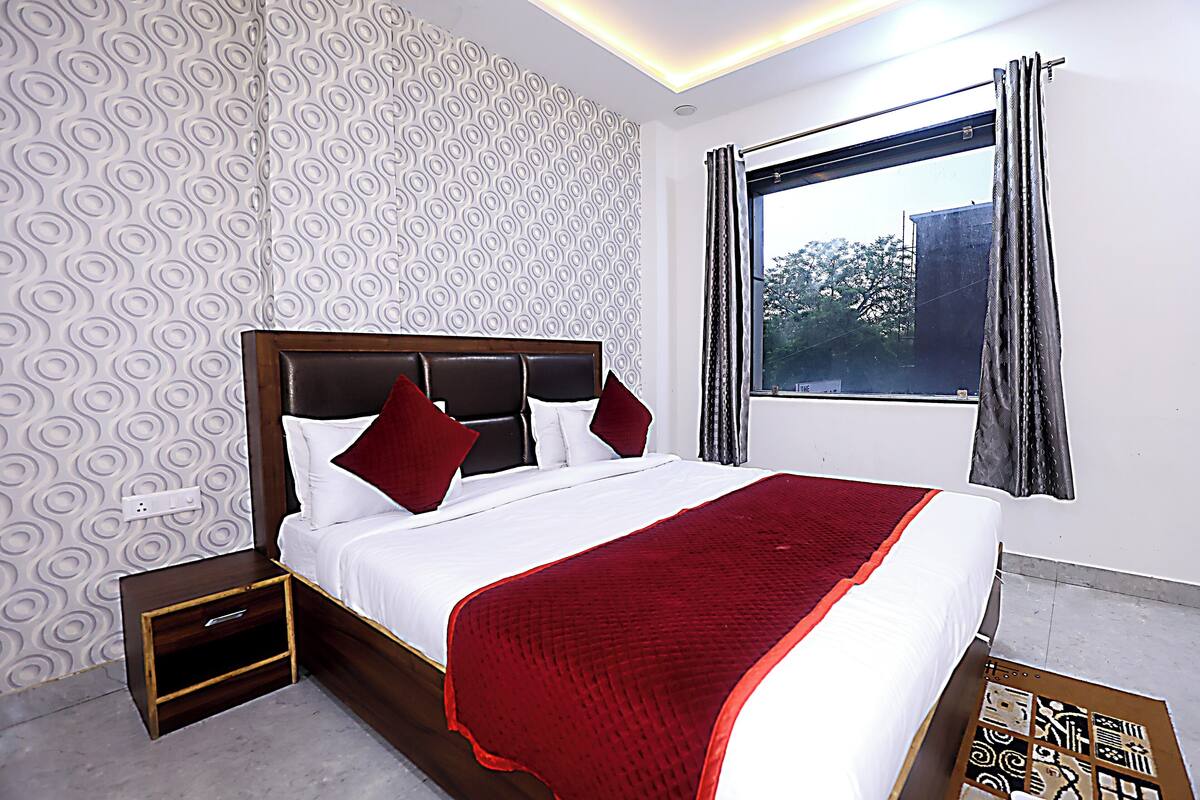 Deluxe Double Room | Desk, laptop workspace, free WiFi