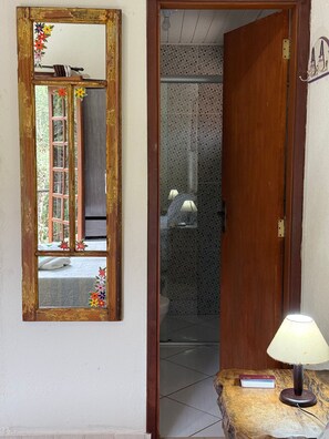 豪華木屋, 花園景觀 | 浴室 | 淋浴設備、衛生紙
