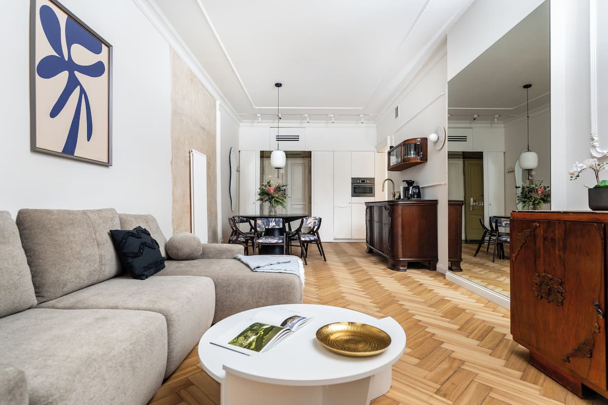 Decoración personalizada, muebles diferentes y escritorio