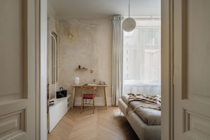 Superior Apartment | Individually decorated, individually furnished, desk, laptop workspace