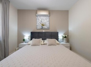 6 bedrooms, cots/infant beds