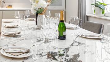 Villa (Six Bedroom Villa) | Dining room
