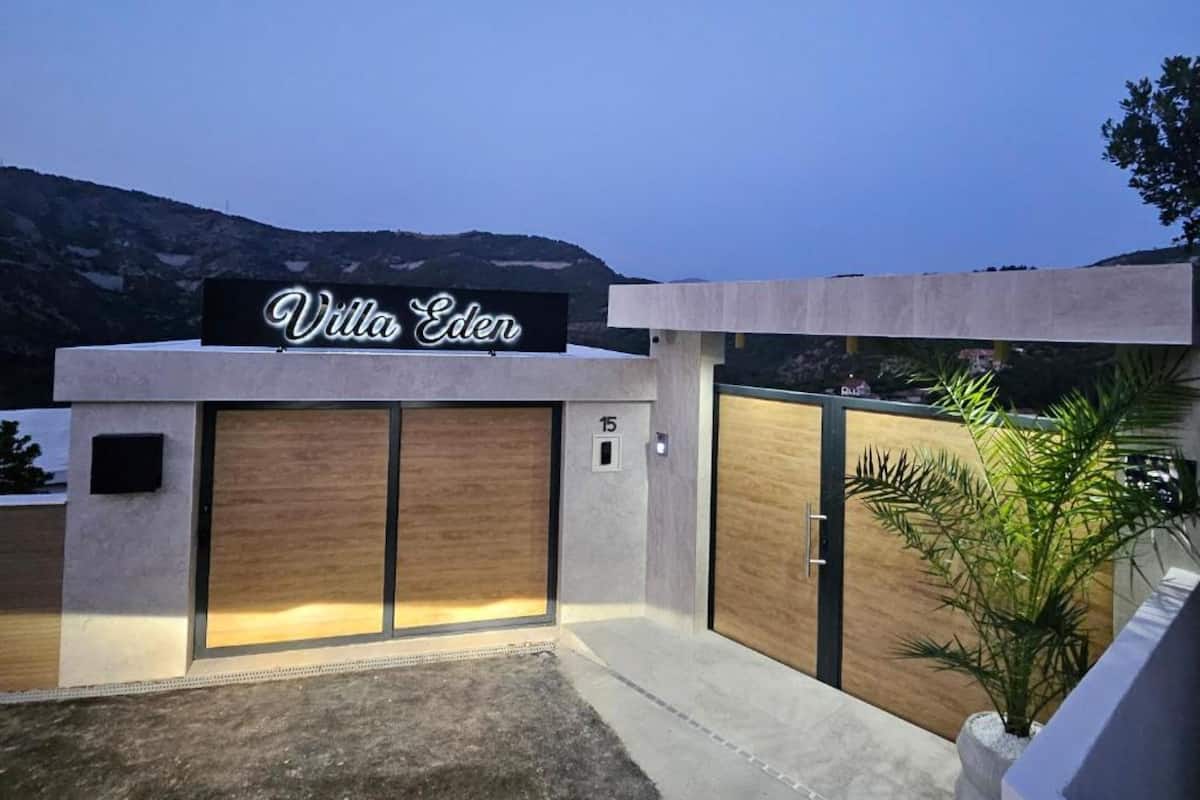 Villa (Six Bedroom Villa) | Extérieur
