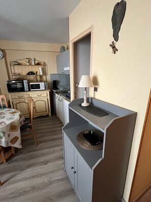 Microwave, oven, stovetop