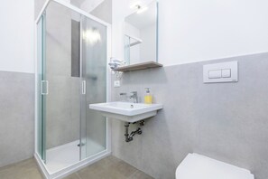 Shower, hair dryer, towels, soap - Appia (Mestre)