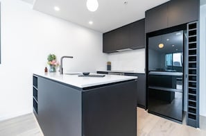 Apartment, Balcony, City View | Private kitchen