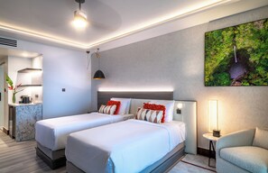 高级房, 1 张特大床, 海洋景观 | 客房内保险箱、办公桌、笔记本电脑工作区、遮光窗帘