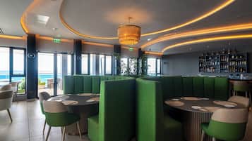 Free daily full breakfast