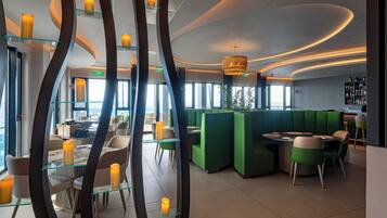 Se sirve cocina caribeña (con vistas al mar)