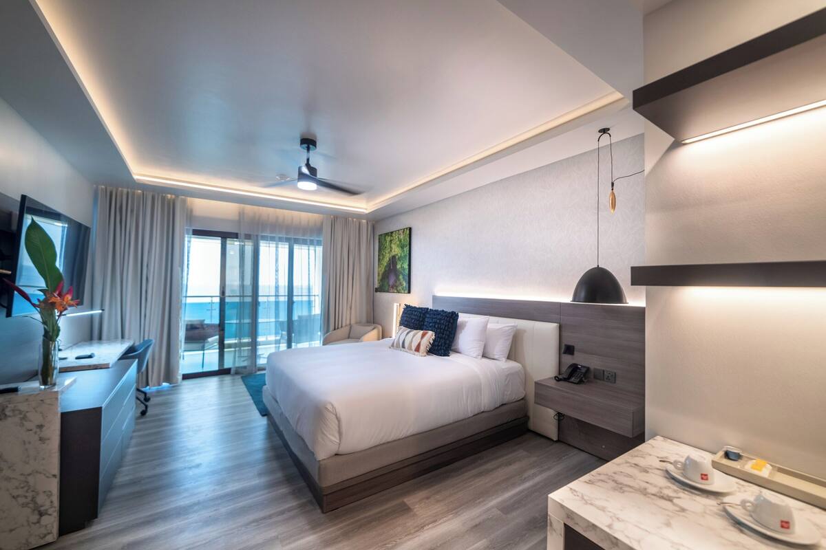 Premium Room, 1 King Bed, Ocean View