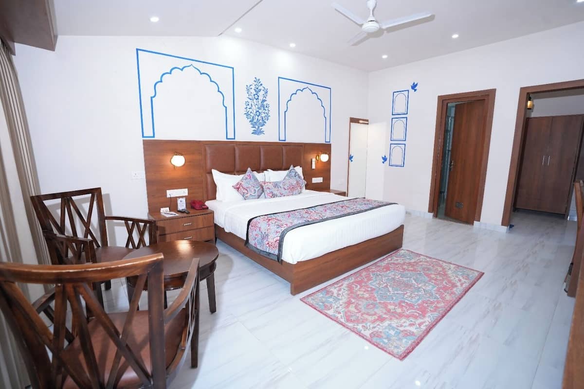 Amber Villa with Private Pool | Bar mini, peti besi dalam bilik, seterika/papan seterika, Wi-fi percuma