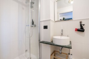 Bathroom - [Torino] San Salvario Attic Room (Torino)