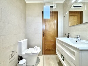 淋浴设施、毛巾