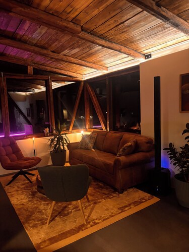 Valey Countryside Escape
Discover a peaceful retreat in rural Iceland.