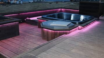 Bañera de hidromasaje al aire libre