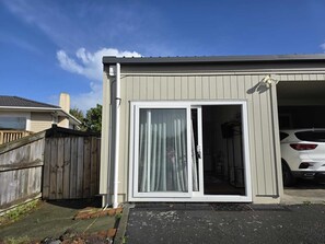 Studio, 1 Bedroom | Property entrance