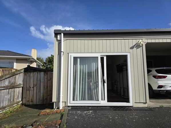 Studio, 1 Bedroom | Pintu masuk hartanah