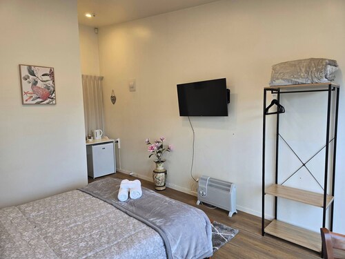 Private Studio Sleepout in Auckland's Convenient Location