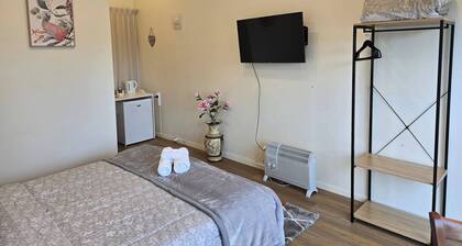 Private Studio Sleepout in Auckland's Convenient Location