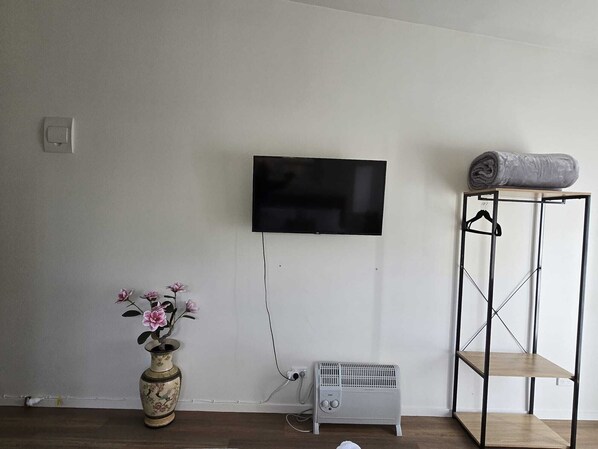 Studio, 1 Bedroom | Room amenity