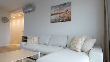 Apartment, Balkon | Wohnbereich