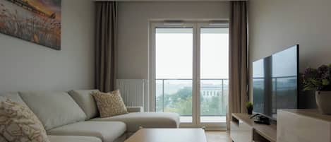 Apartment, Balcony | Living area