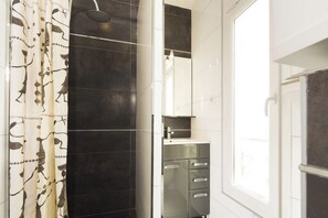 Towels, toilet paper