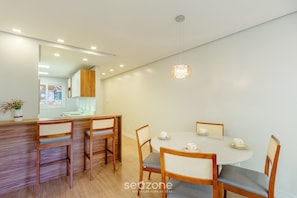Basic Apartment | Dining